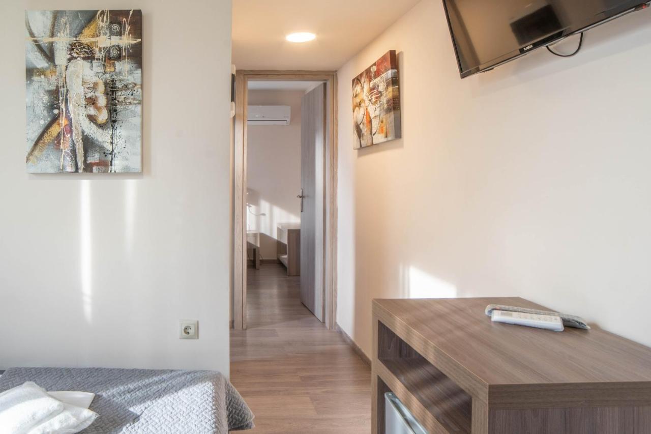 Argo Hotel Piraeus Exterior photo