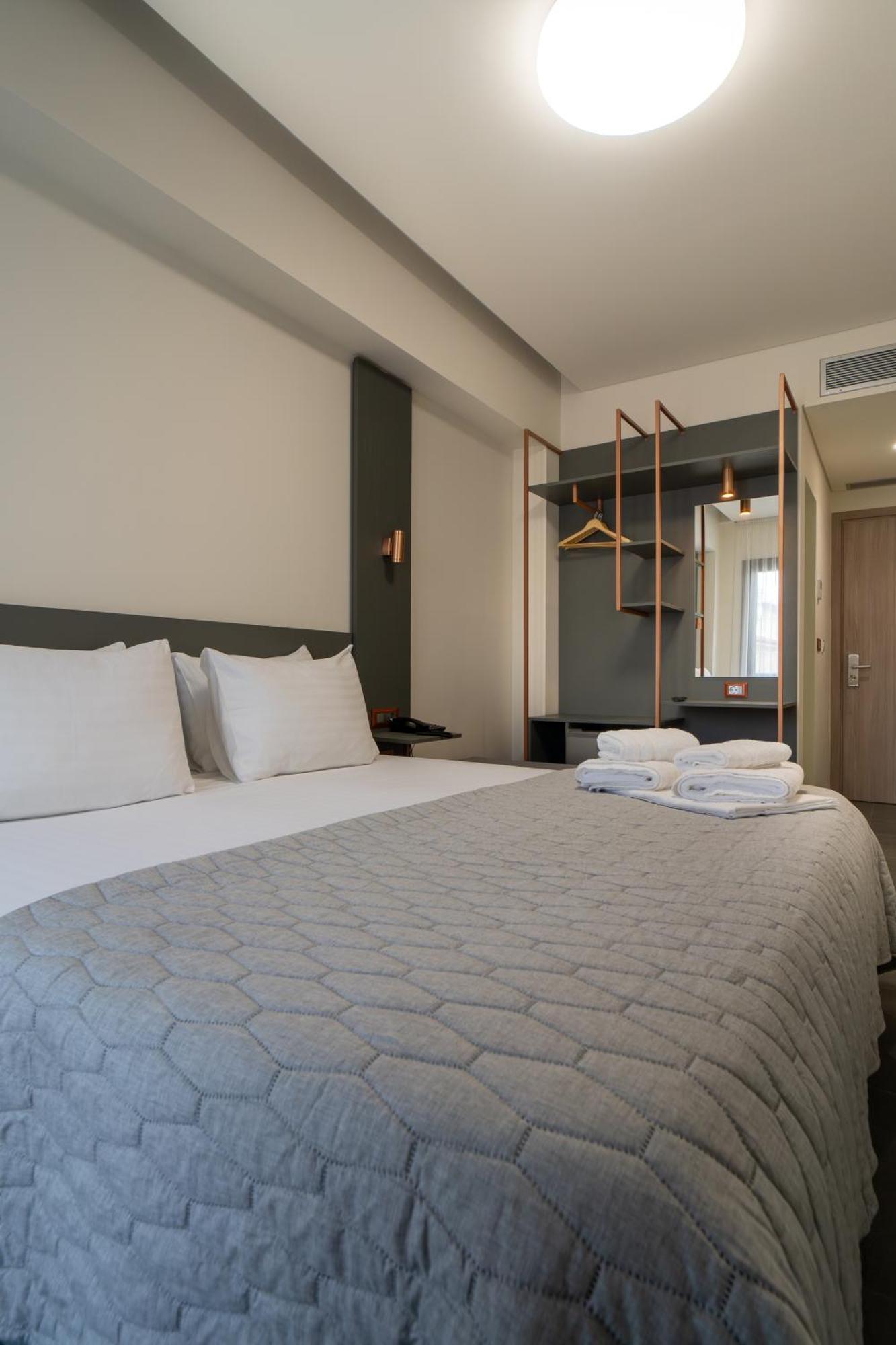 Argo Hotel Piraeus Exterior photo