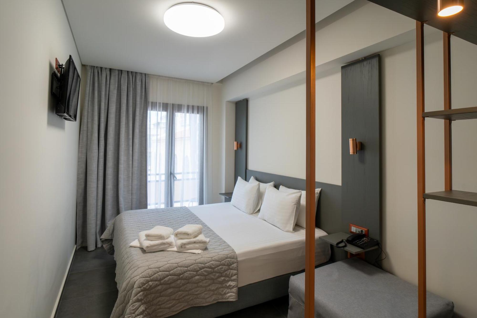 Argo Hotel Piraeus Exterior photo