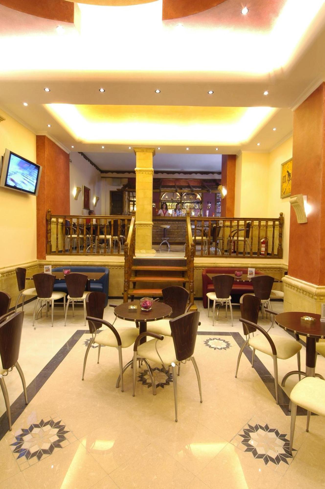 Argo Hotel Piraeus Exterior photo